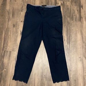 Banana republic navy scalloped bottom cropped pant
